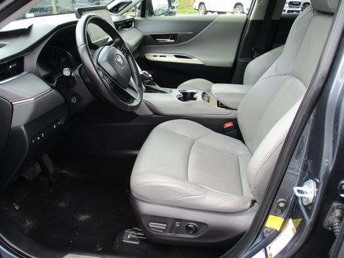 Used 2021 Toyota Venza XLE w/ Softex Package AWD/4WD image 11