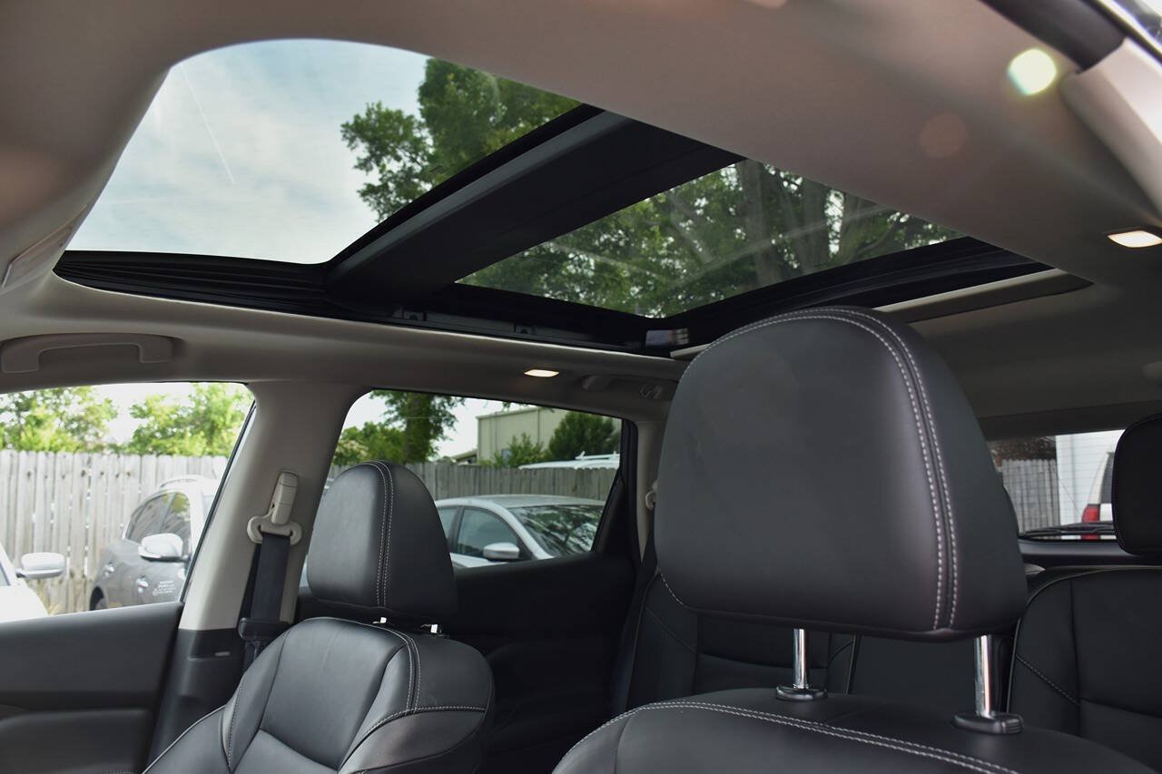 Used 2020 Nissan Murano Platinum w/ Cargo Package FWD image 15