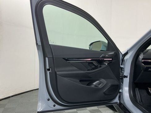 New 2026 BMW 540i xDrive w/ Executive Package AWD/4WD image 19