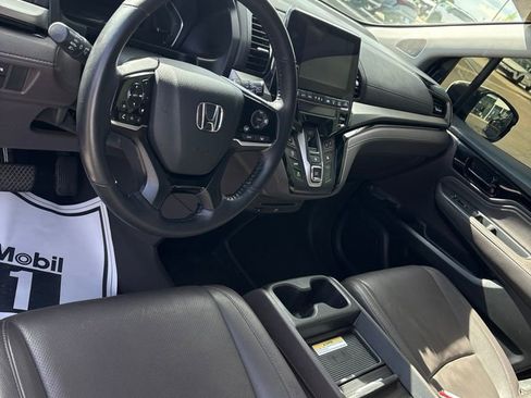 Used 2019 Honda Odyssey Elite image 9