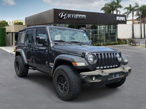 Used 2018 Jeep Wrangler Unlimited Sport AWD/4WD image 1