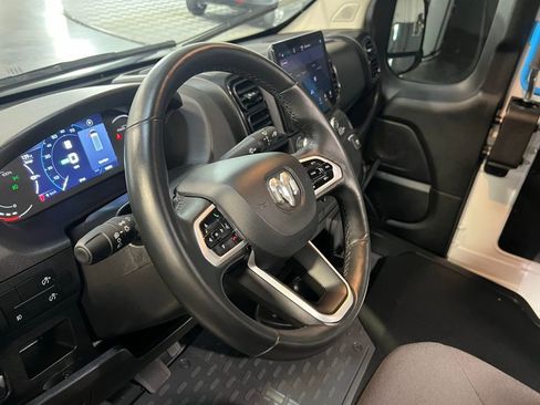 Used 2024 RAM ProMaster 3500 w/ Delivery Van Package image 22