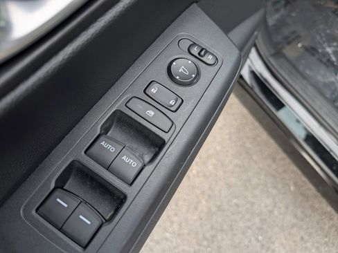 Used 2023 Honda CR-V EX image 16