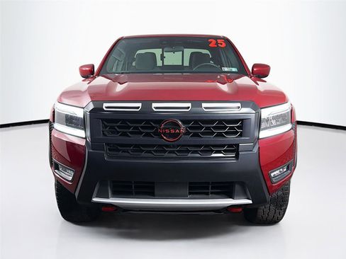 Used 2025 Nissan Frontier PRO-4X AWD/4WD image 2