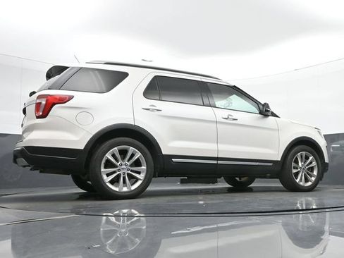 Used 2019 Ford Explorer XLT w/ Equipment Group 202A FWD image 12