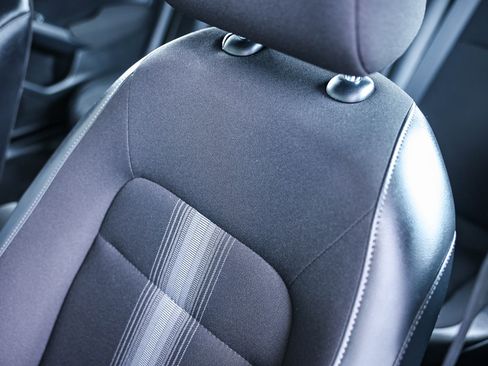 Used 2025 Honda Civic Sport image 31