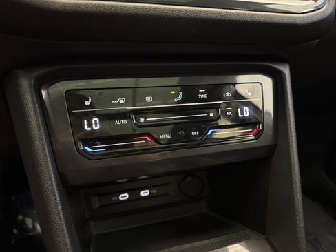 Certified 2023 Volkswagen Tiguan SE w/ Panoramic Sunroof Package image 19