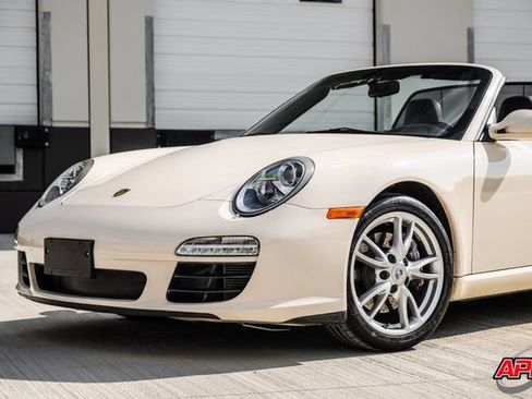 Used 2009 Porsche 911 Carrera RWD image 23