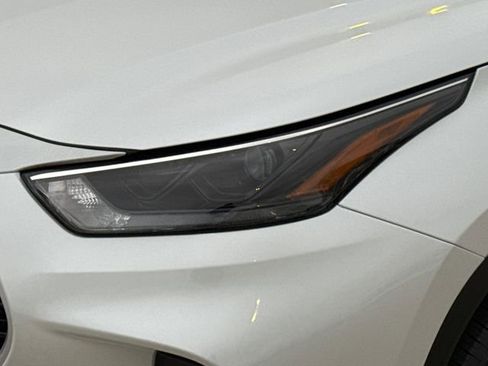 Used 2026 Toyota Highlander XLE image 4
