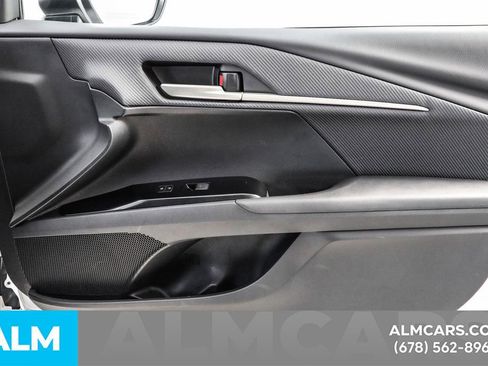 Used 2025 Toyota Camry SE image 41