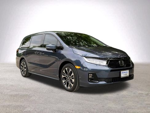Used 2026 Honda Odyssey Elite image 2