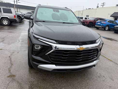 Used 2024 Chevrolet TrailBlazer LT w/ Driver Confidence Package FWD image 8