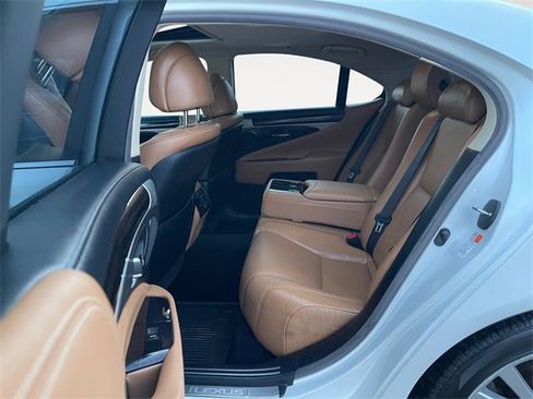 Used 2017 Lexus LS 460 AWD w/ Comfort Package image 13