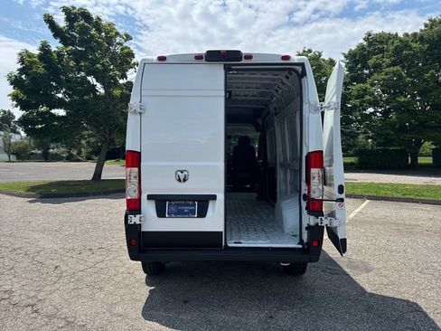 Used 2026 RAM ProMaster 2500 w/ Convenience Group FWD image 24