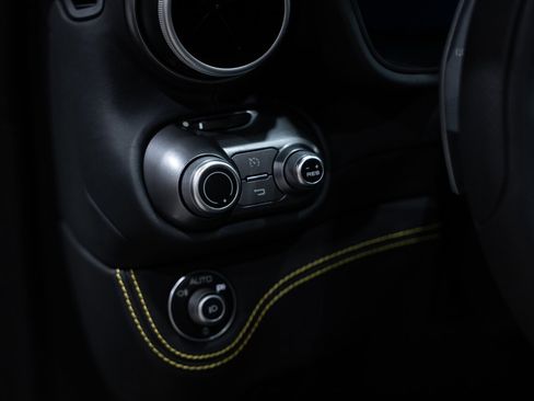 Used 2019 Ferrari Portofino image 64