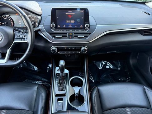 Used 2023 Nissan Altima 2.5 SR image 17