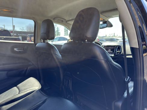 Used 2019 Jeep Compass Limited AWD/4WD image 38