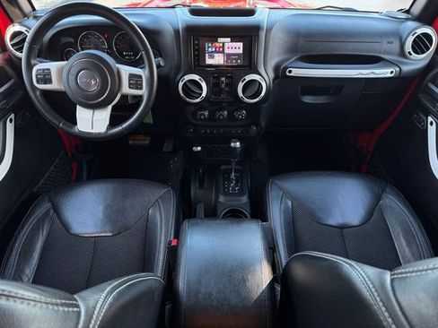 Used 2015 Jeep Wrangler Unlimited Sahara AWD/4WD image 4