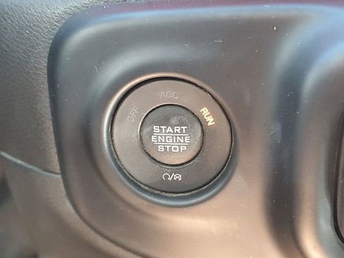 Used 2022 Jeep Wrangler Unlimited Rubicon w/ Dual Top Group AWD/4WD image 22