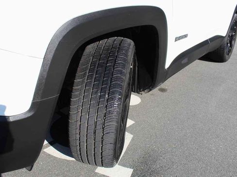 Used 2018 Jeep Renegade Altitude image 35