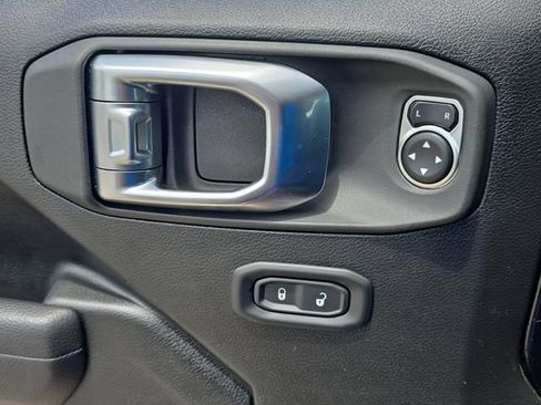 Used 2025 Jeep Gladiator Sport AWD/4WD image 28