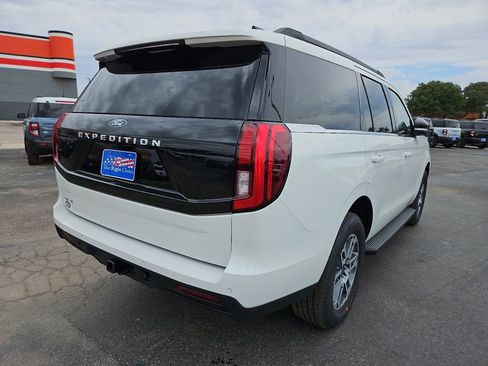 New 2026 Ford Expedition Active RWD image 11
