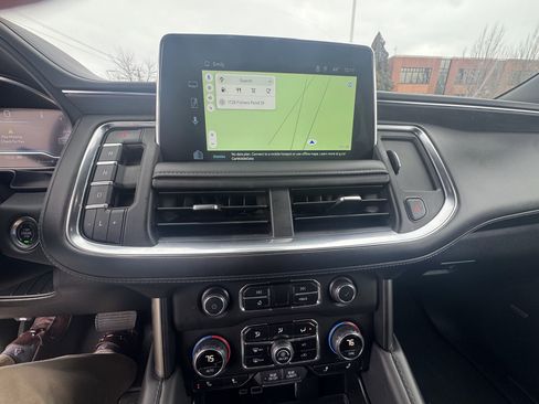 Used 2024 Chevrolet Suburban LT w/ Luxury Package image 10