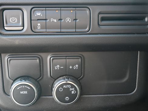 Used 2024 Chevrolet Tahoe LS image 20