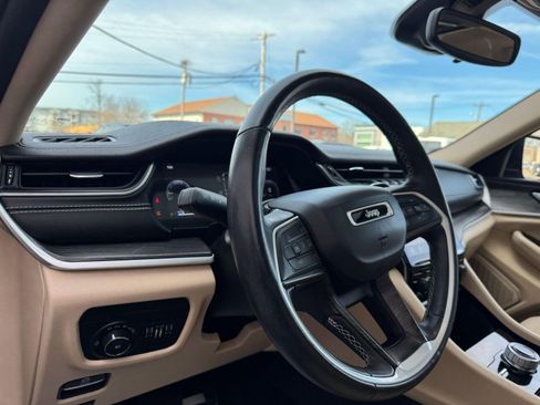 Used 2022 Jeep Grand Cherokee L Limited AWD/4WD image 20