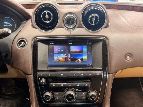 Used 2017 Jaguar XJ L Portfolio image 29