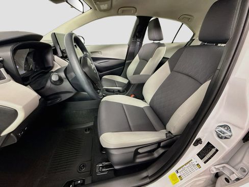 Used 2025 Toyota Corolla LE FWD image 14