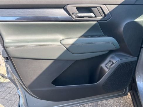 New 2026 GMC Terrain AT4 w/ Technology Package II AWD/4WD image 11