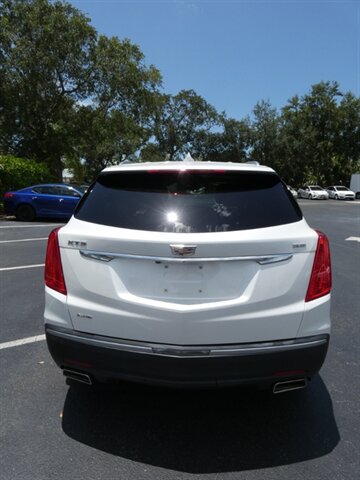 Used 2017 Cadillac XT5 Luxury AWD/4WD image 12