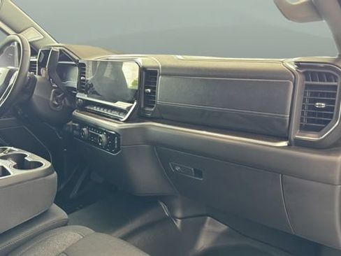 Used 2025 Chevrolet Silverado 1500 LT AWD/4WD image 18