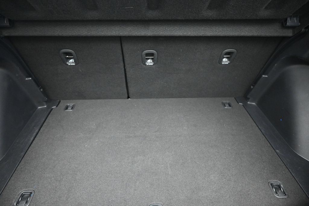 Used 2025 Hyundai Venue SEL FWD image 15