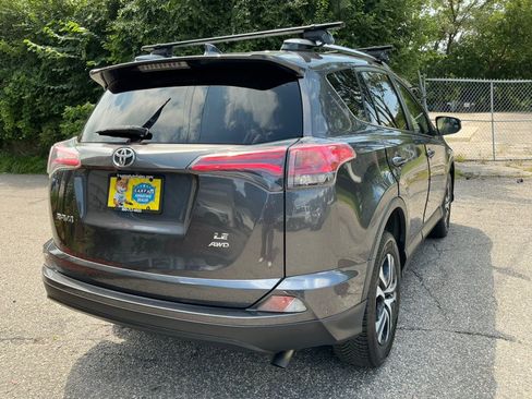 Used 2018 Toyota RAV4 LE w/ Carpet Mat Package AWD/4WD image 9