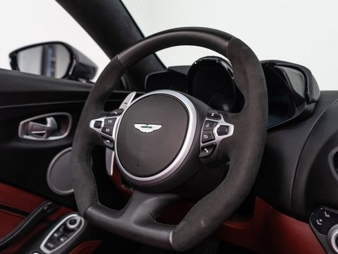 Used 2021 Aston Martin V8 Vantage Roadster RWD image 53