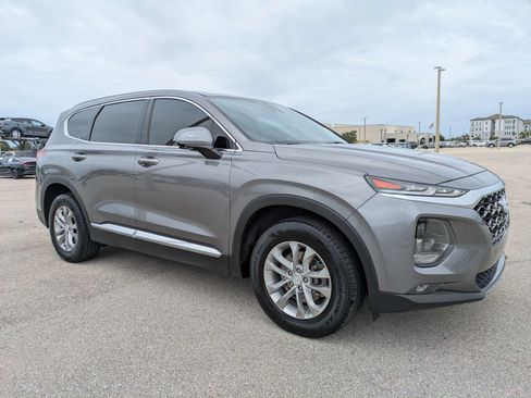 Used 2020 Hyundai Santa Fe SEL FWD image 2