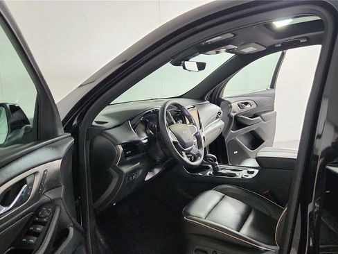 Used 2024 Chevrolet Traverse Premier w/ Redline Edition AWD/4WD image 9