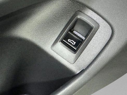 Used 2026 BMW 530i xDrive w/ Convenience Package AWD/4WD image 25