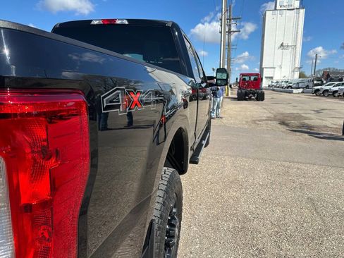 Used 2017 Ford F250 XLT w/ XLT Value Package AWD/4WD image 24