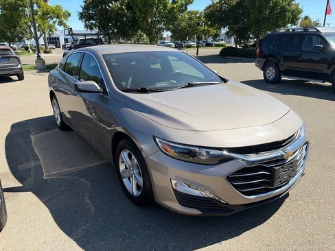 Used 2023 Chevrolet Malibu LT FWD image 1