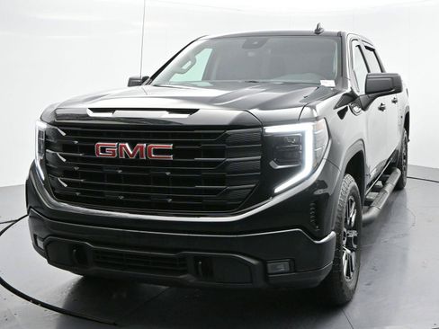 Used 2025 GMC Sierra 1500 Elevation AWD/4WD image 2