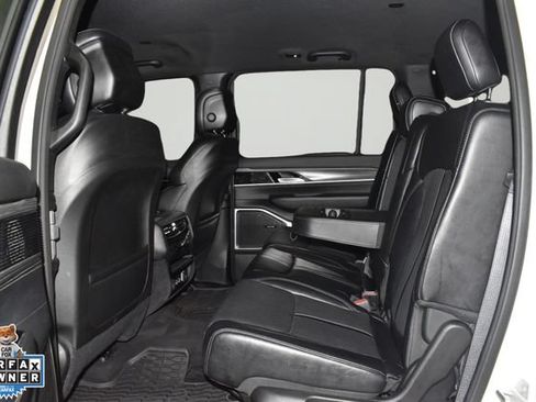 Certified 2024 Jeep Wagoneer Series II w/ Flexible Seating Group AWD/4WD image 14