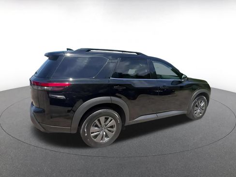 Used 2025 Nissan Pathfinder SV FWD image 15