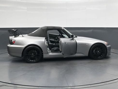Used 2005 Honda S2000 image 32