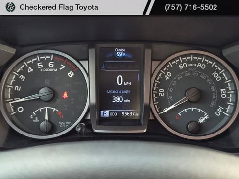 Used 2022 Toyota Tacoma TRD Sport w/ TRD Premium Sport Package AWD/4WD image 18