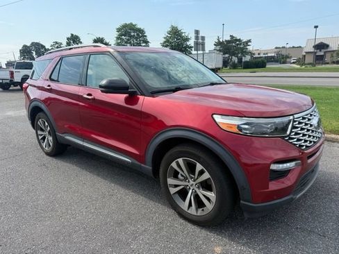 Used 2020 Ford Explorer Platinum w/ Premium Technology Package AWD/4WD image 4