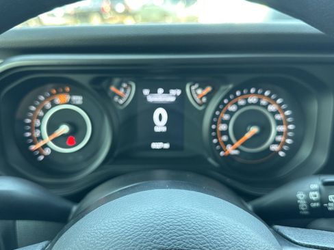 Used 2025 Jeep Wrangler Unlimited Sport AWD/4WD image 27