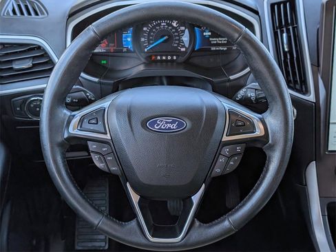 Used 2021 Ford Edge SEL image 13